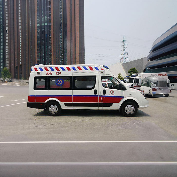 成都高铁病患救护车转运案例